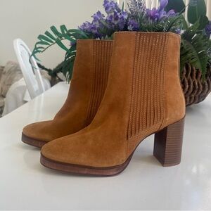 Matisse AVA Almond Toe Slip On Ankle Boots Chelsea Stacked Heel 9.5M Tan Suede